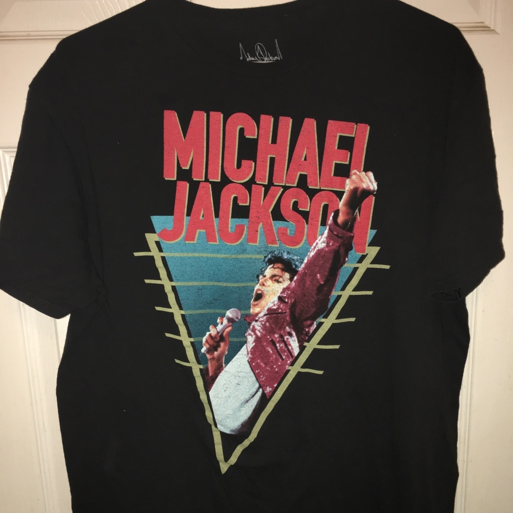 Michael Jackson shirt.  🔥🔥
